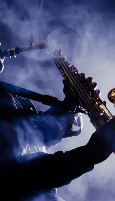 Person playing the saxophone