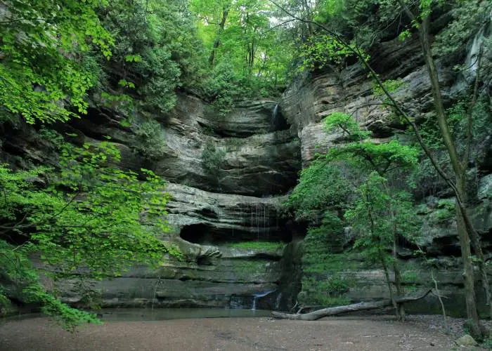 Waterfall at starved rock state park